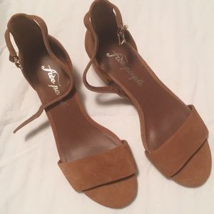 💥Free People brown suede heels